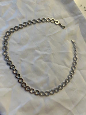 Esprit halsband - Esprit halsband helt ny 