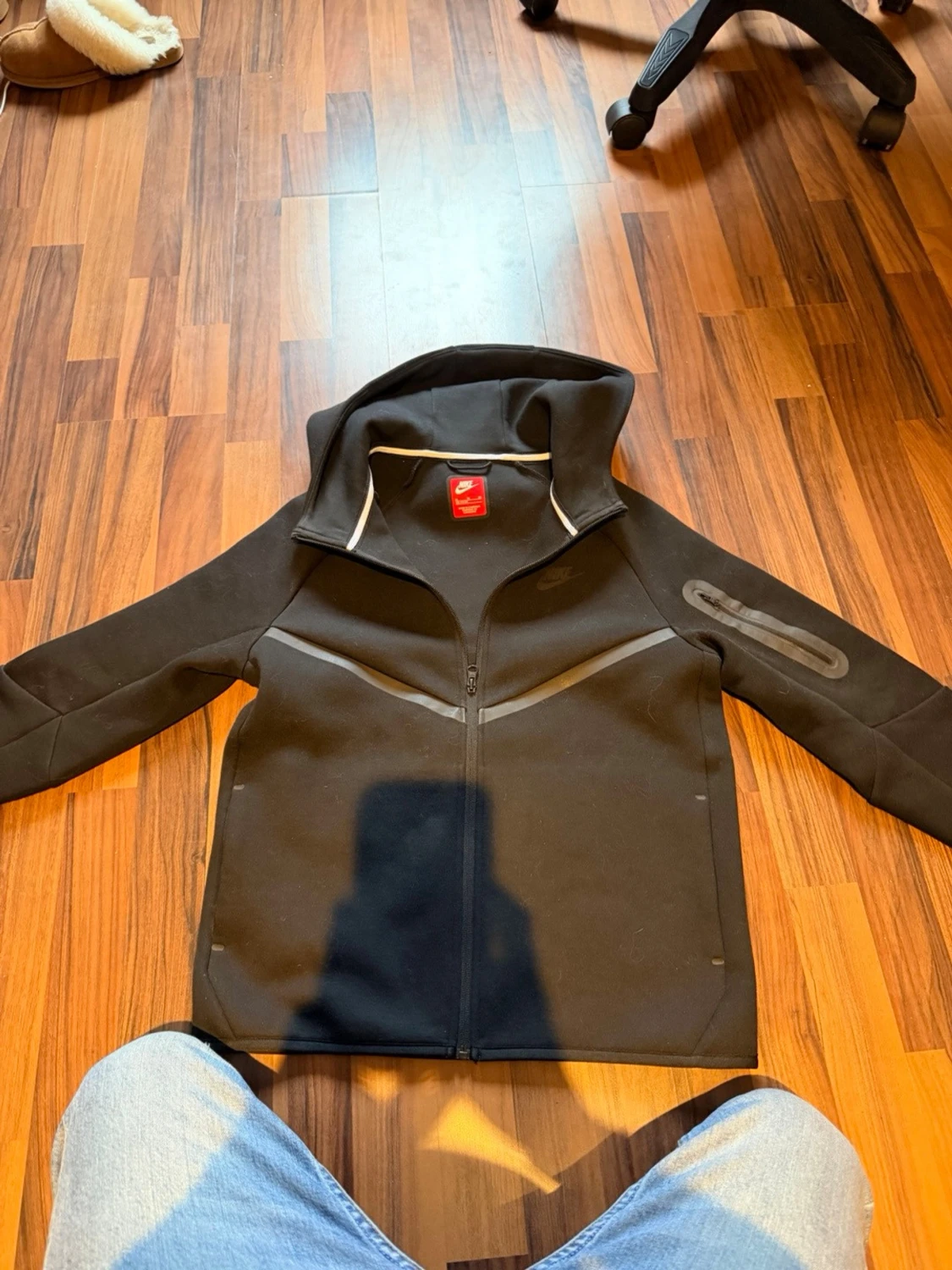 Svart hoodie från Nike med dragkedja - 1