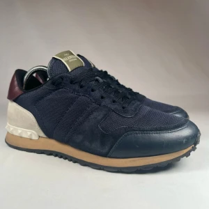 Rockrunners - Rockrunners storlek 40 ✅✅📏📏📏 passar både  41😁😁🍾| jättefint skick✅|Som nya🥶🥶🥶🥶 inga defekter| Inga jättelåga bud|❌❌skriv vid minsta fråga😁😁😁😁😁