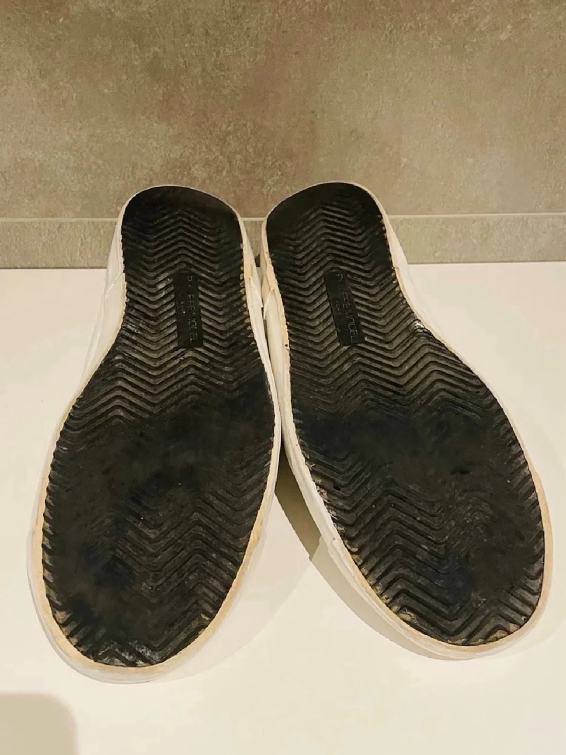 Vita Philippe models BOX FINNS - 3