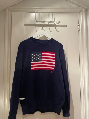 Ralph Lauren sweatshirt  - Ralph Lauren sweatshirt i storlek M. Skicket är 9,5/10. Har du frågor? Skicka dm 