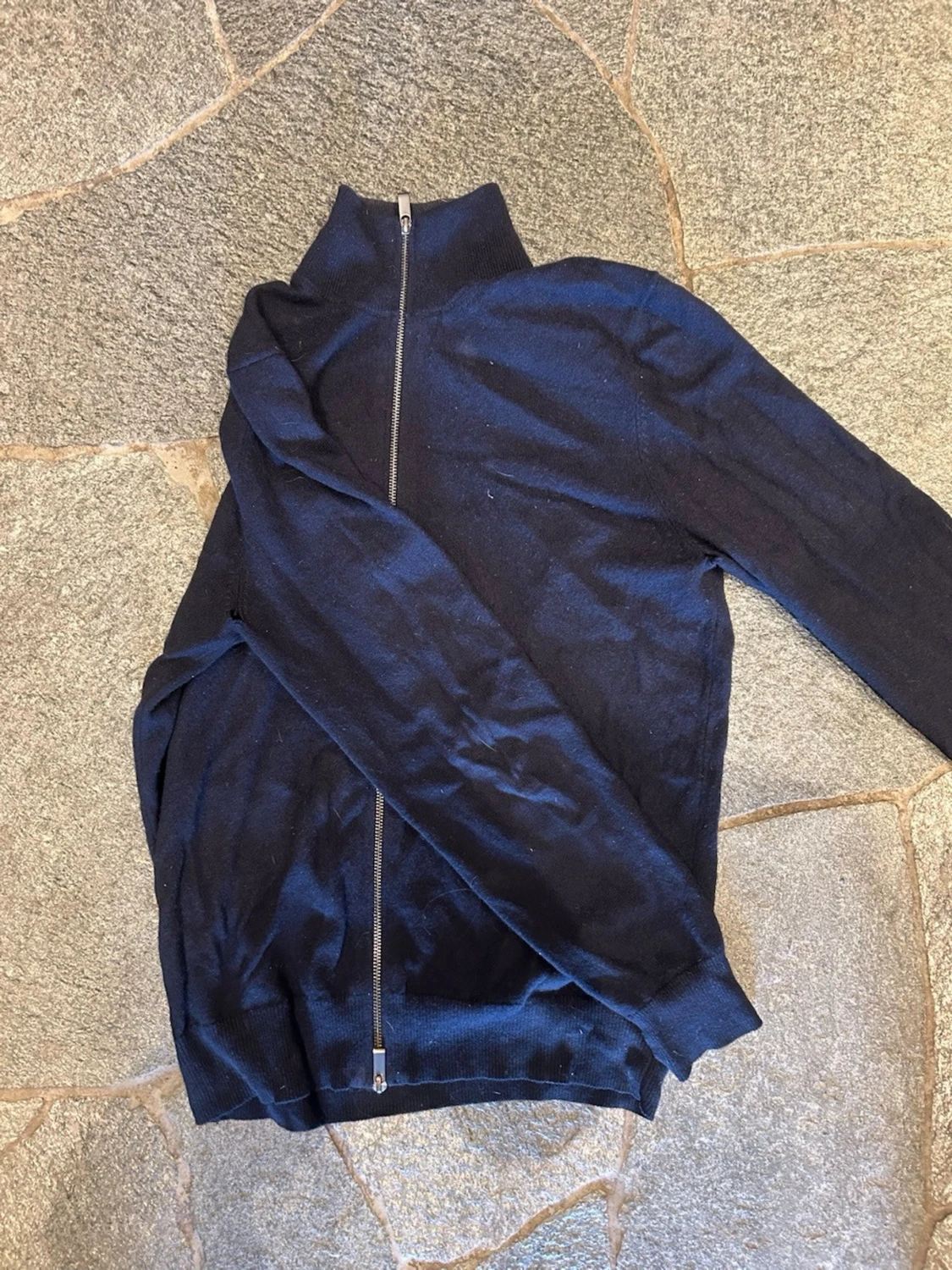 Mörkblå ziptröja i 100% kahsmir  - 1