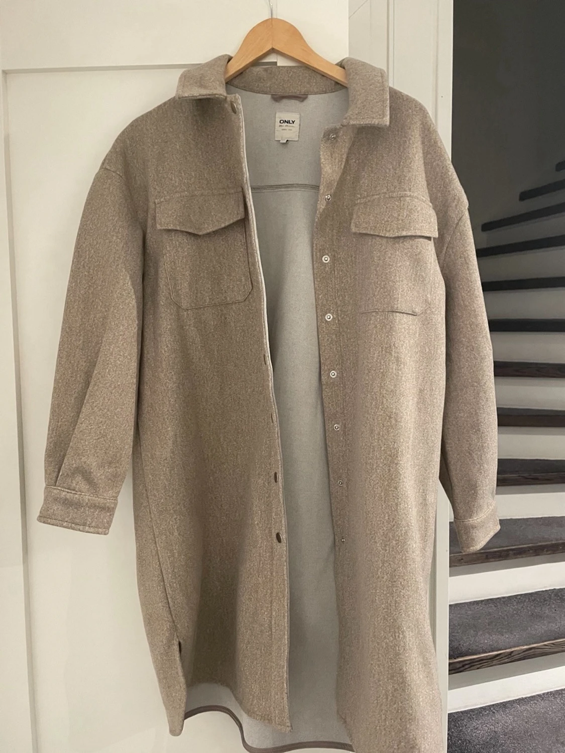 Beige overshirt från ONLY