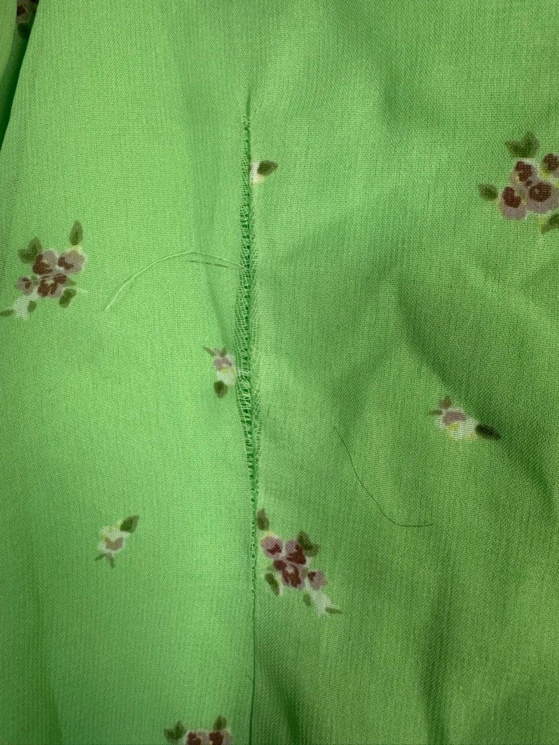 Grön blommig långklänning med snörning - 6