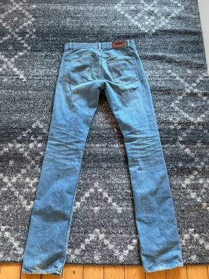 Acne jeans  - Ett par vintage acne jeans, kommer int ihåg storleken men skriv ifall ni är intresserade så kollar jag. 