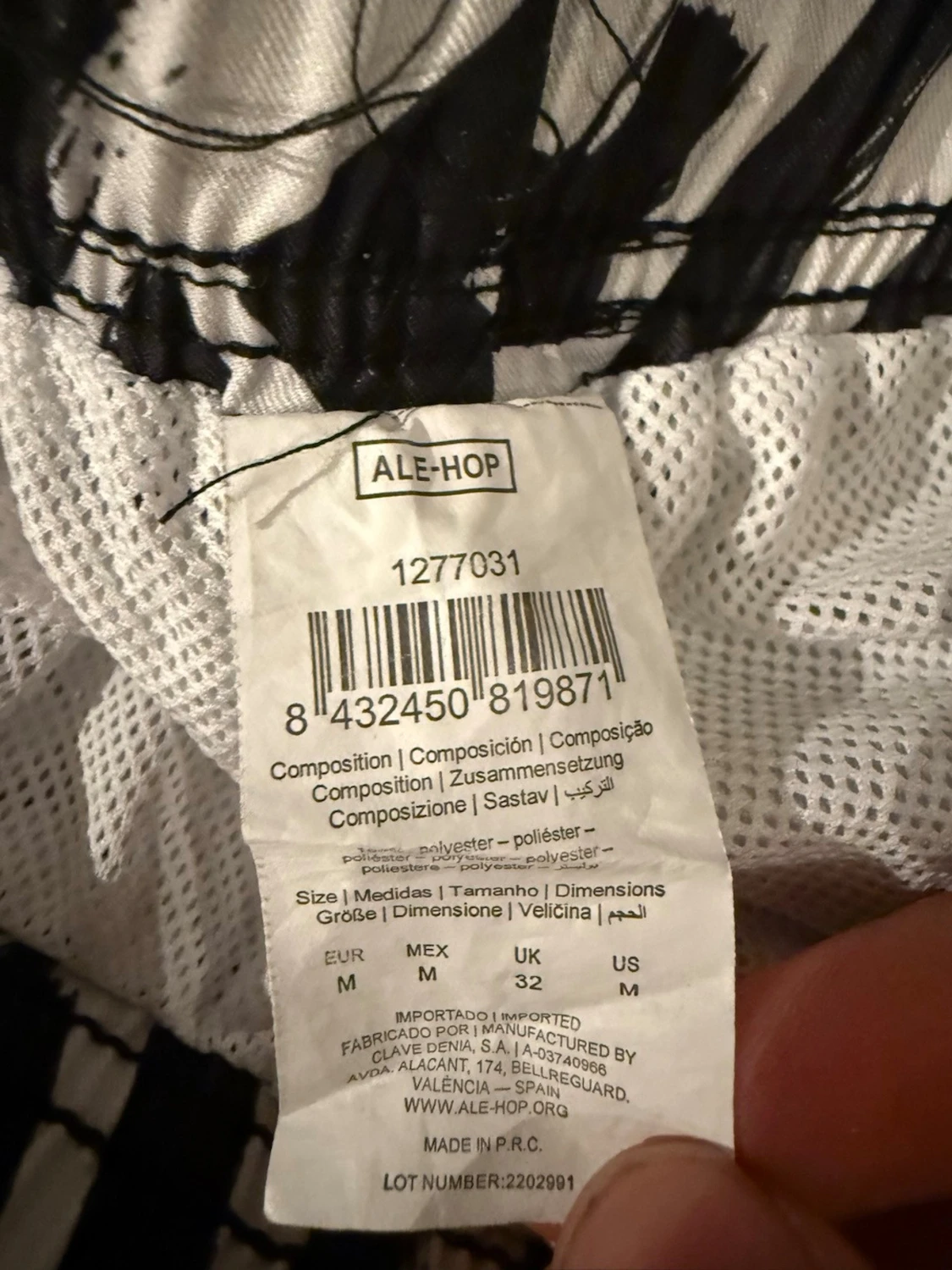 Svarta och vita shorts med grafiskt mönster - 2