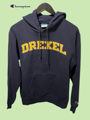 vintage champion hoodie - välbevarad vintage hoodie! 100% bomull ⭐️