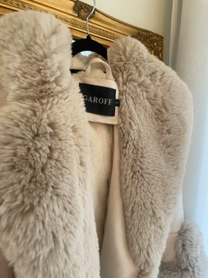 Garoff jacka  - Storlek S, har skavanker jag inte vet kan fås bort ohs tex kemtvätt skriv för fler bilder