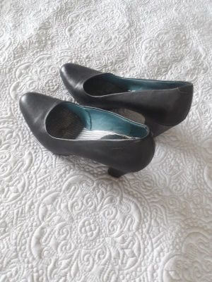 Vagabond klackar - Superfina vagabond klackar i storlek 36, de behöver klackas om på undersidan av klacken💗