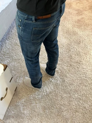 Tiger of Sweden jeans  - Tiger of Sweden jeans Sharp | skick 9/10 | Storlek 32/34 | Pris - 399kr | Modellen är ca 182cm lång | Hör av dig vid minsta fråga eller fundering!!