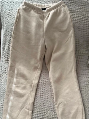 Mjukis byxor. - Mjukis byxor köpa på gina tricot i storlek XS. Använts ett fåtal gånger men inga fel på dem. 🌸