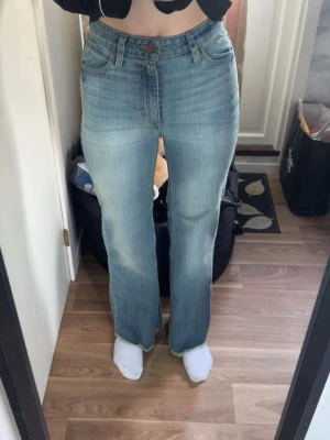 Kimes Ranch jeans Olivia - Säljer mina Olivia Kimes då dom är för små. Storleken är 00W30L och är köpta på Western Tack and Fashion. Dom är använda 1 gång, så nyskick. Ny pris: 1899kr