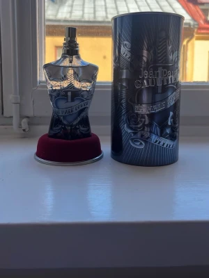 Jean Paul Gaultier le male lover  -  Väldigt fräscht perfekt parfym nu för sommaren helt oanvänd 