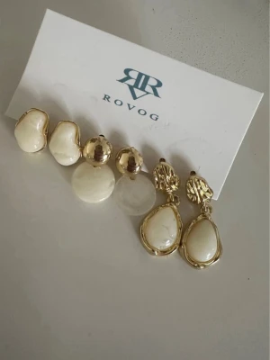 Guld och pärlörhängen från Rovog - Säljer dessa fina örhängen för 130 kronor. 🌸