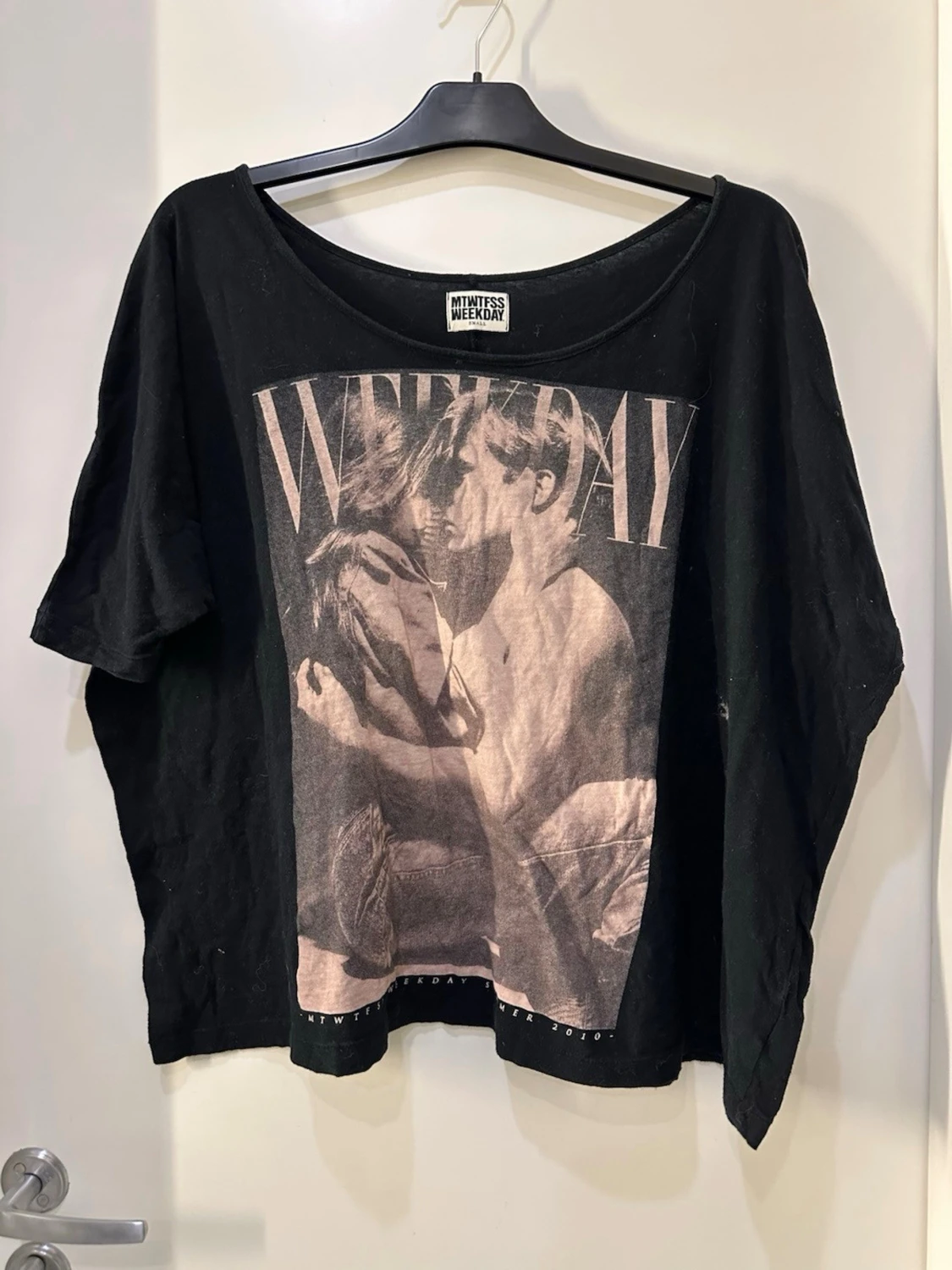 Svart Retro Weekday t-shirt med tryck