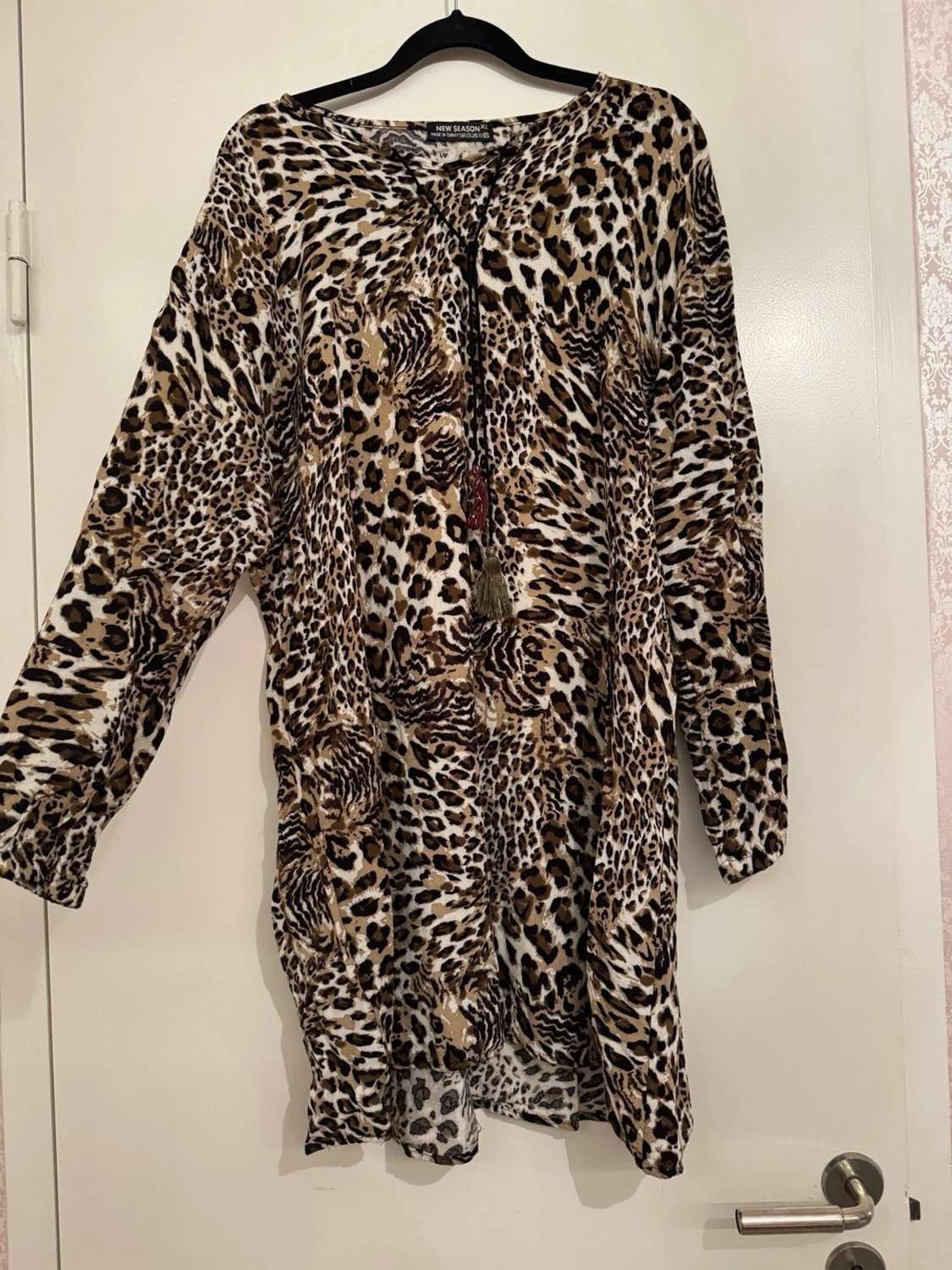 Leopardmönstrad långärmad klänning - 2