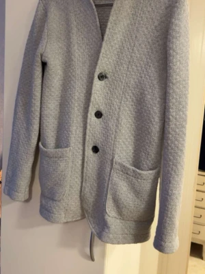 Bruun & stengade Kavaj - Extremt fin nu till våren endast använd ett fåtal gånger men fortfarande i toppskick! 🤝🌟 Köpt för 1599