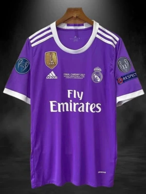 Lila Real Madrid matchtröja Adidas - Bra kvalitet, har i flera olika storlekar