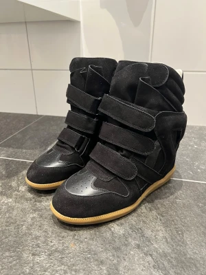 Isabel Marant Skor - Isabel Marant boots i storlek 38 i Väldigt fint skick.