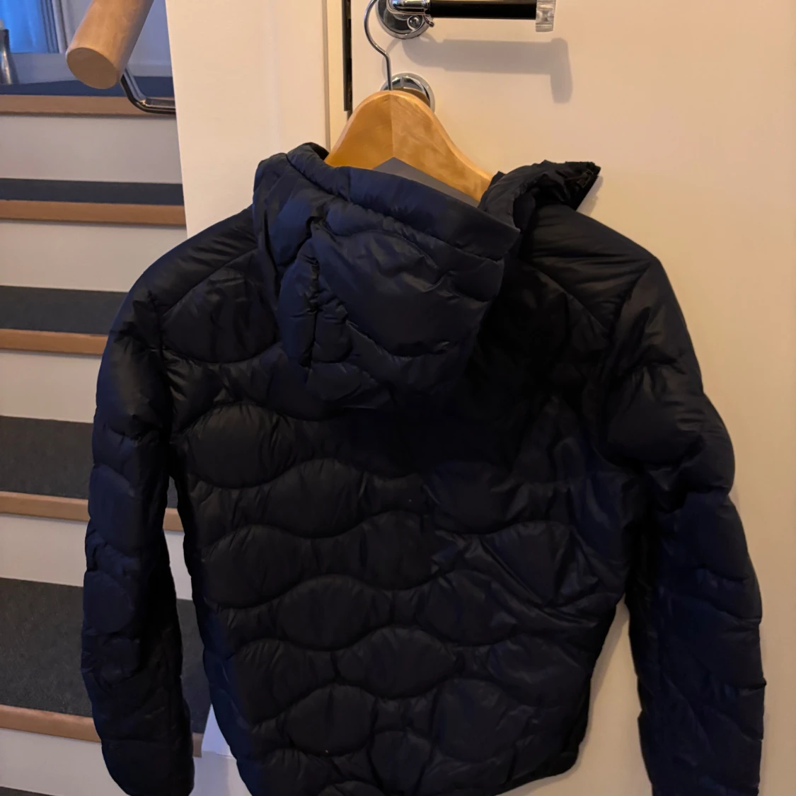 Marinblå lättviktsdunjacka Peak Performance - 1