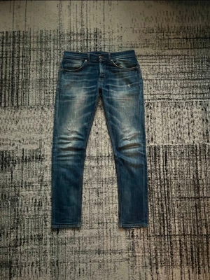 Dondup George Jeans  - |Dondup George Jeans| | Storlek: 34| Skick: 8/10| Medföljer: inget| Frågor eller funderingar tveka inte på att höra av dig!