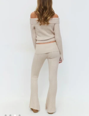 Mjukis byxor från gina 14+ - Säljer då den inte används o köptes cirka 2 måander sen🥰