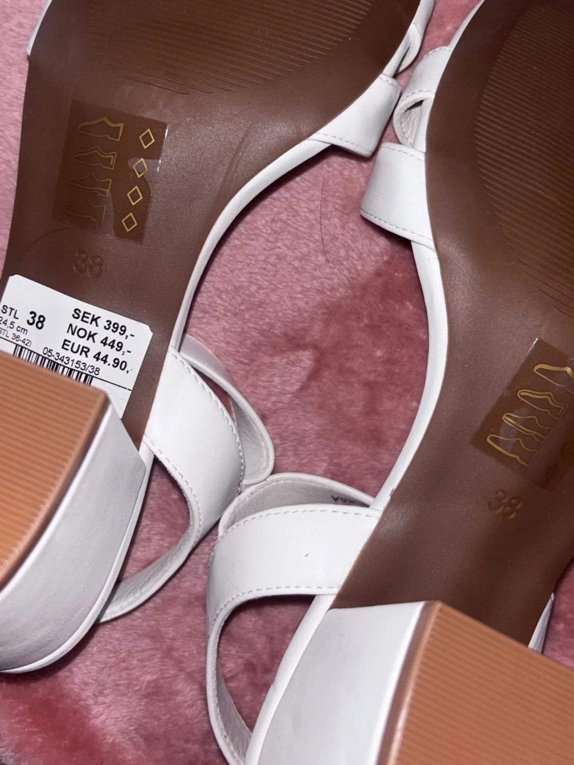 Vita sandaler med blockklack - 4