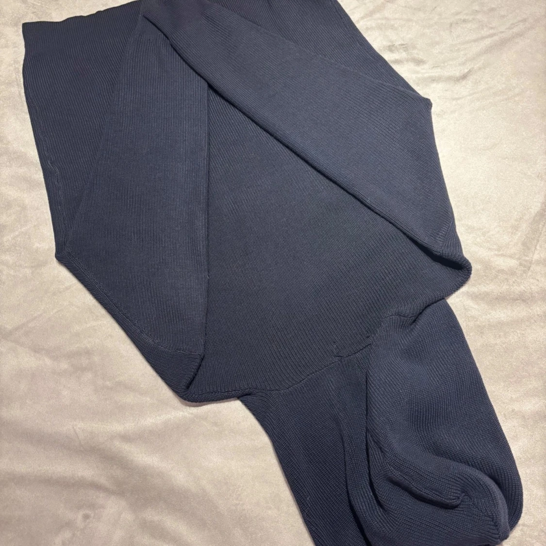 Mörkblå stickad hoodie med dragkedja - 3