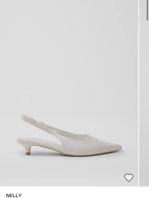 Kitten heels / låga klackar Nelly Slingback - Helt nya klackar från Nelly med lappen kvar. Säljer då returtiden gått ut. 