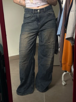 Collusion Jeans  - Baggy Collusion jeans, jättebekväma och snygga. STRLK W26 L32 