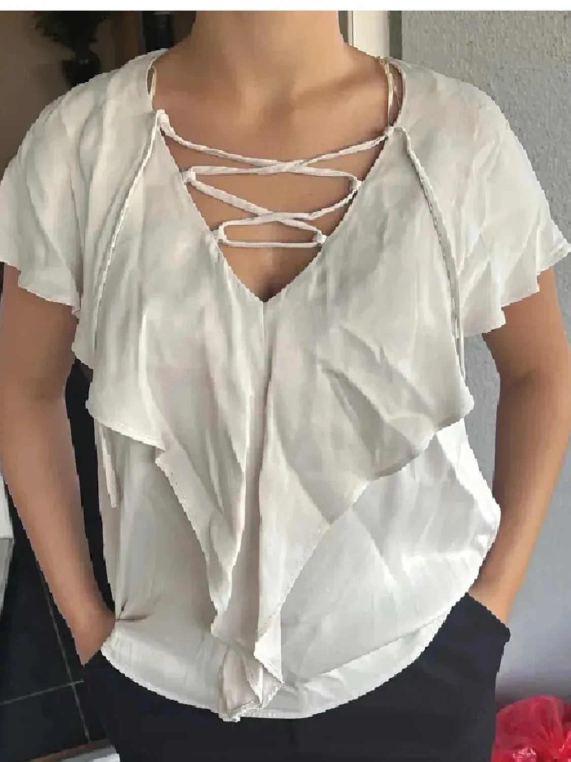 Vit topp med snörning framtill - 1