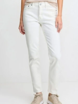 NYA oanvända vita snygga smala byxor. Storlek: 34. Liten defekt. - Smala snygga vita byxor med raka ben. Har fickor fram och bak. Hällor för bälte/skärp. Storlek: 34/ XS-SMALL. Material: Bomull. Helt nya och oanvända. Har dock en liten ljusbrun-aktig fläck på ena benet baktill men går troligen enkelt bort vid tvätt. Nypris I butik 299 kr.