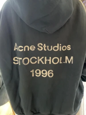 Acne studios hoodie - Helt ny storlek S svart, 1-3 dagars leveranstid, oversized