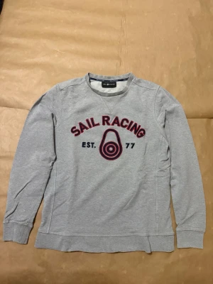 Sail Racing Sweatshirt  - Använd men i gott skick. Storlek S