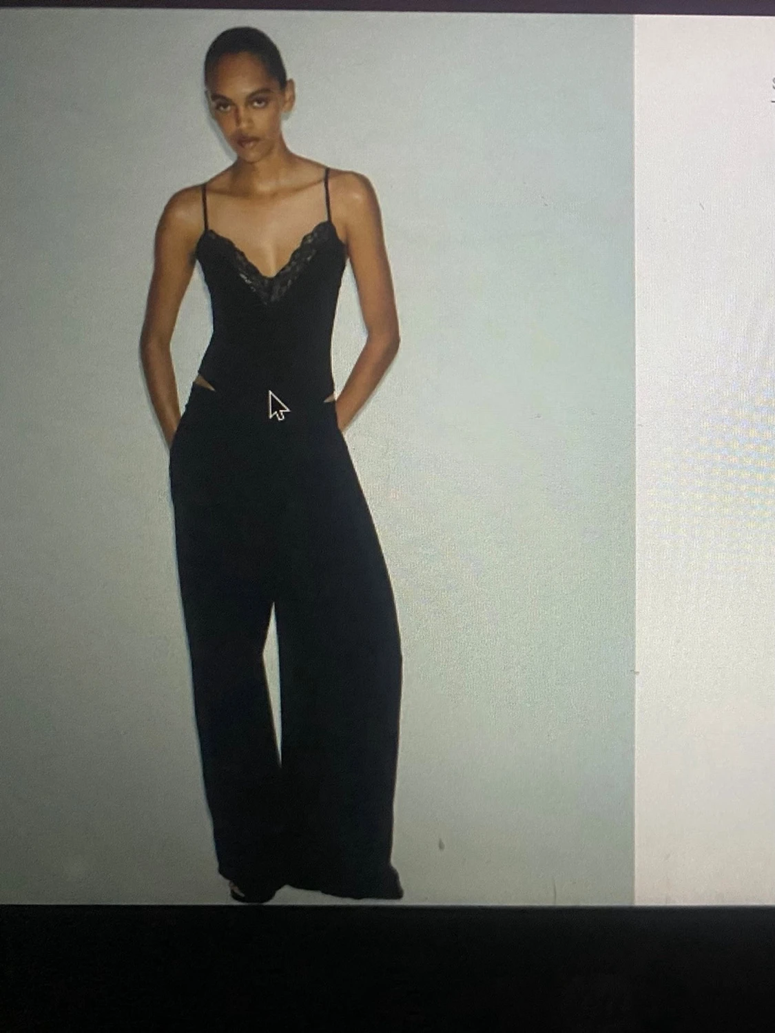 Svart spetsbody med tunna axelband - 2