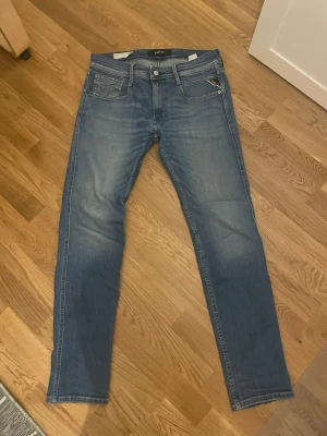 Replay jeans  - Ljusblå replay jeans i bra skick 
