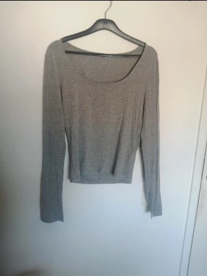 Ny tröja ifrån gina tricot  - Aldrig andvänd stl L men passar M fint 