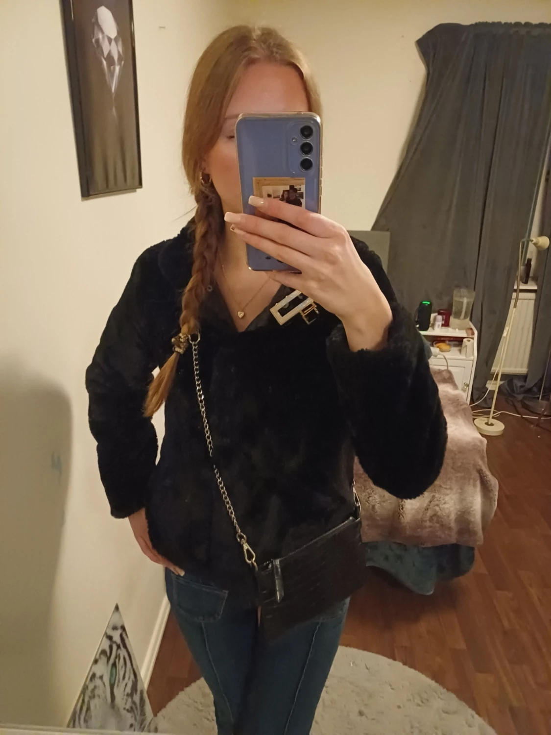 Svart axelväska med kedjerem - 4