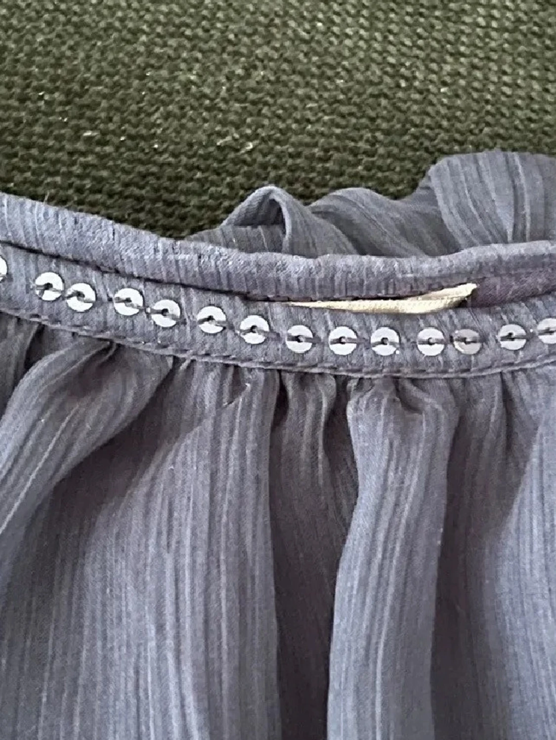 Mörkblå volangtop med tunna axelband - 1