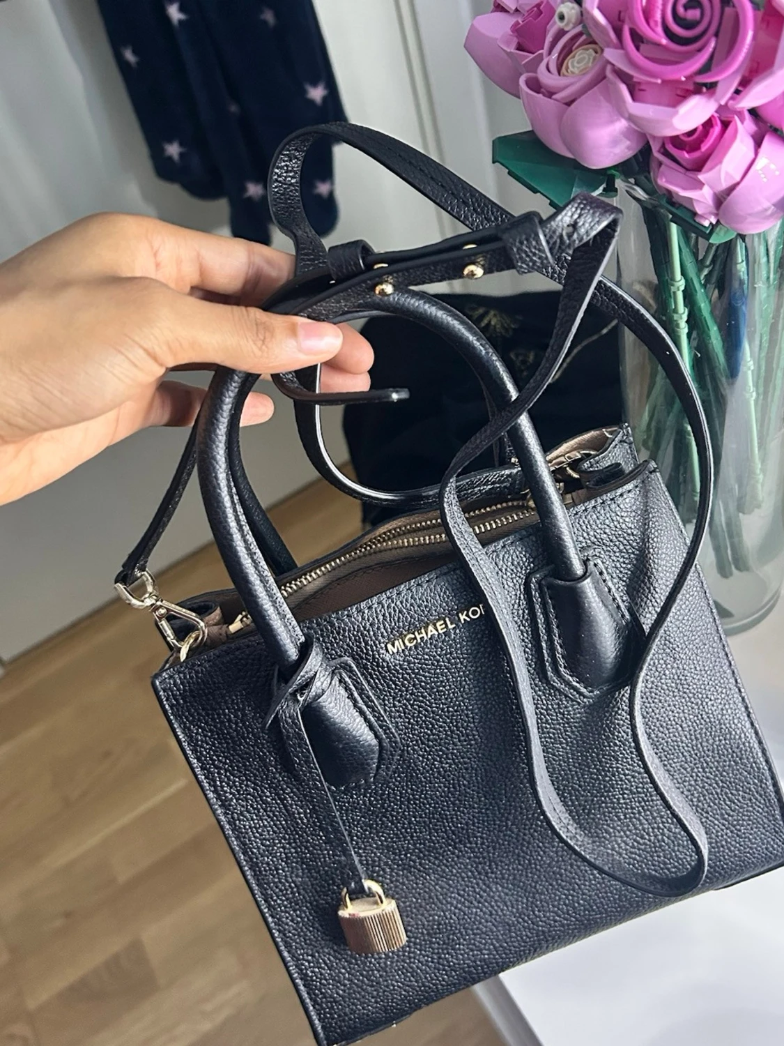 Svart handväska från Michael Kors - 1