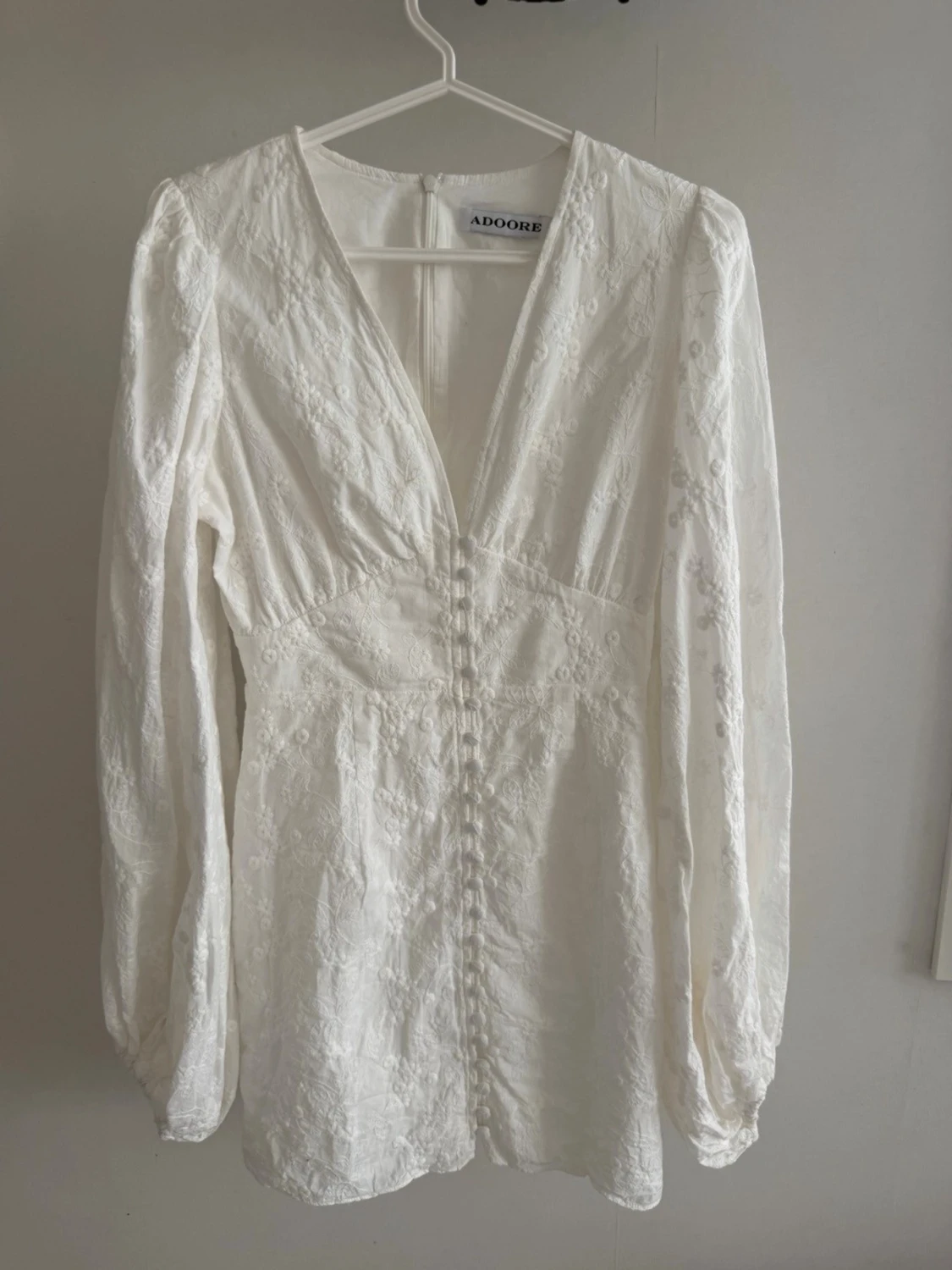 Vit spetsklänning från Adoore - 1