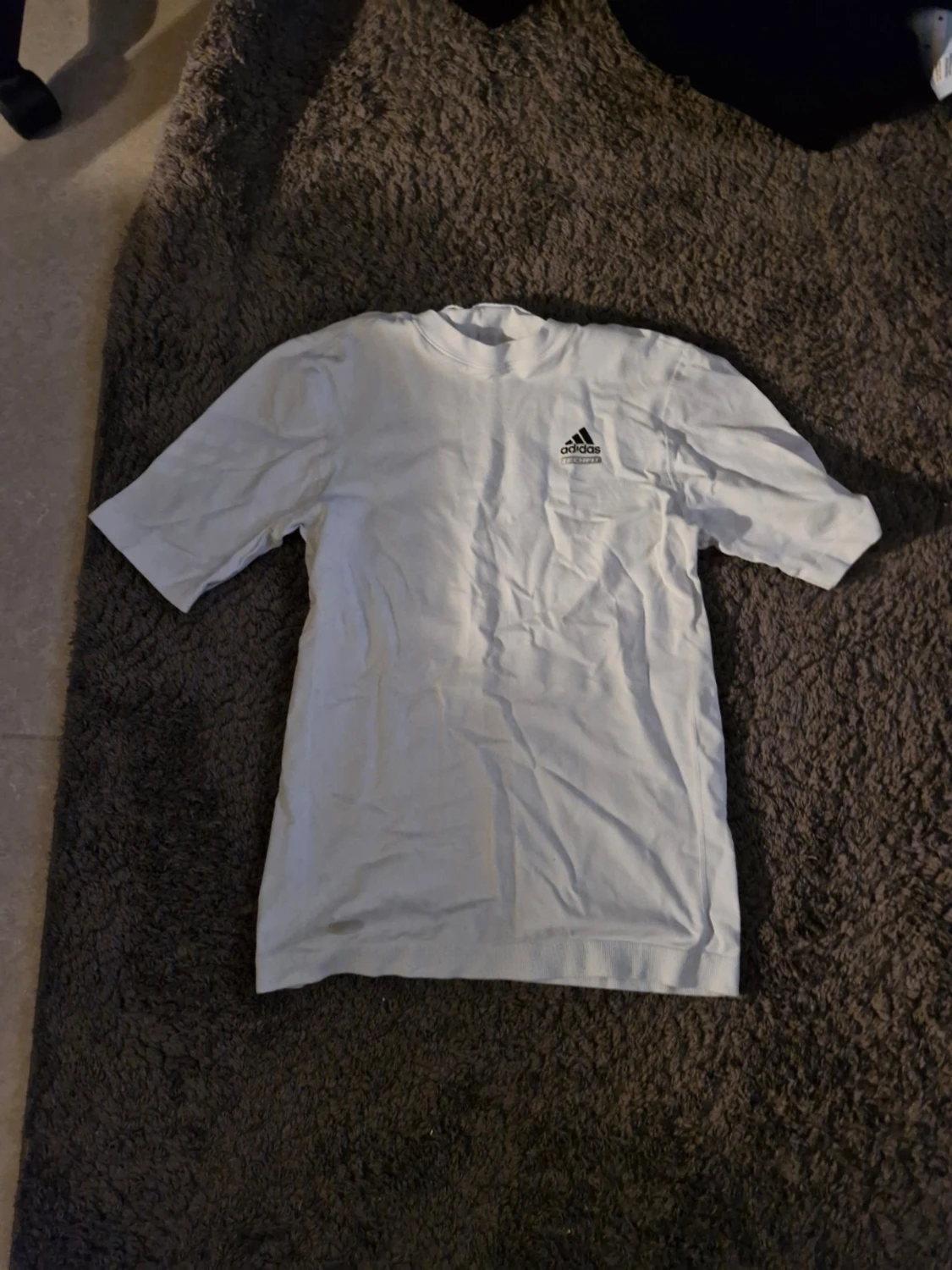 Vit Adidas t-shirt med logga