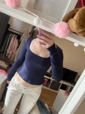 Marin blå topp - Aldrig kommit till användning   Skriv om du undrar något ☺️ 