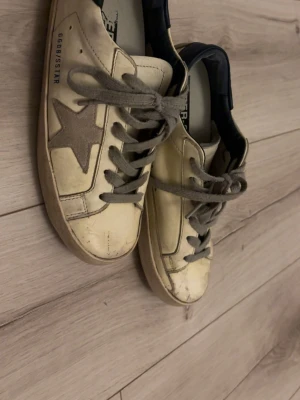 Golden Goose Superstar sneakers vita - golden goose skor 