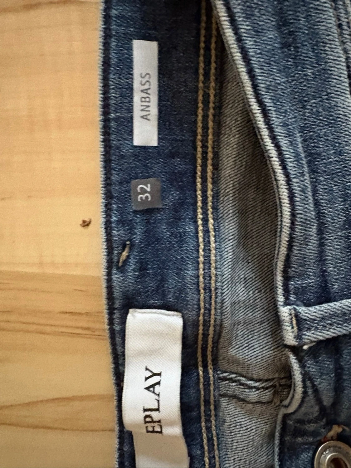 Blå slitna replay jeans med raka ben - 2