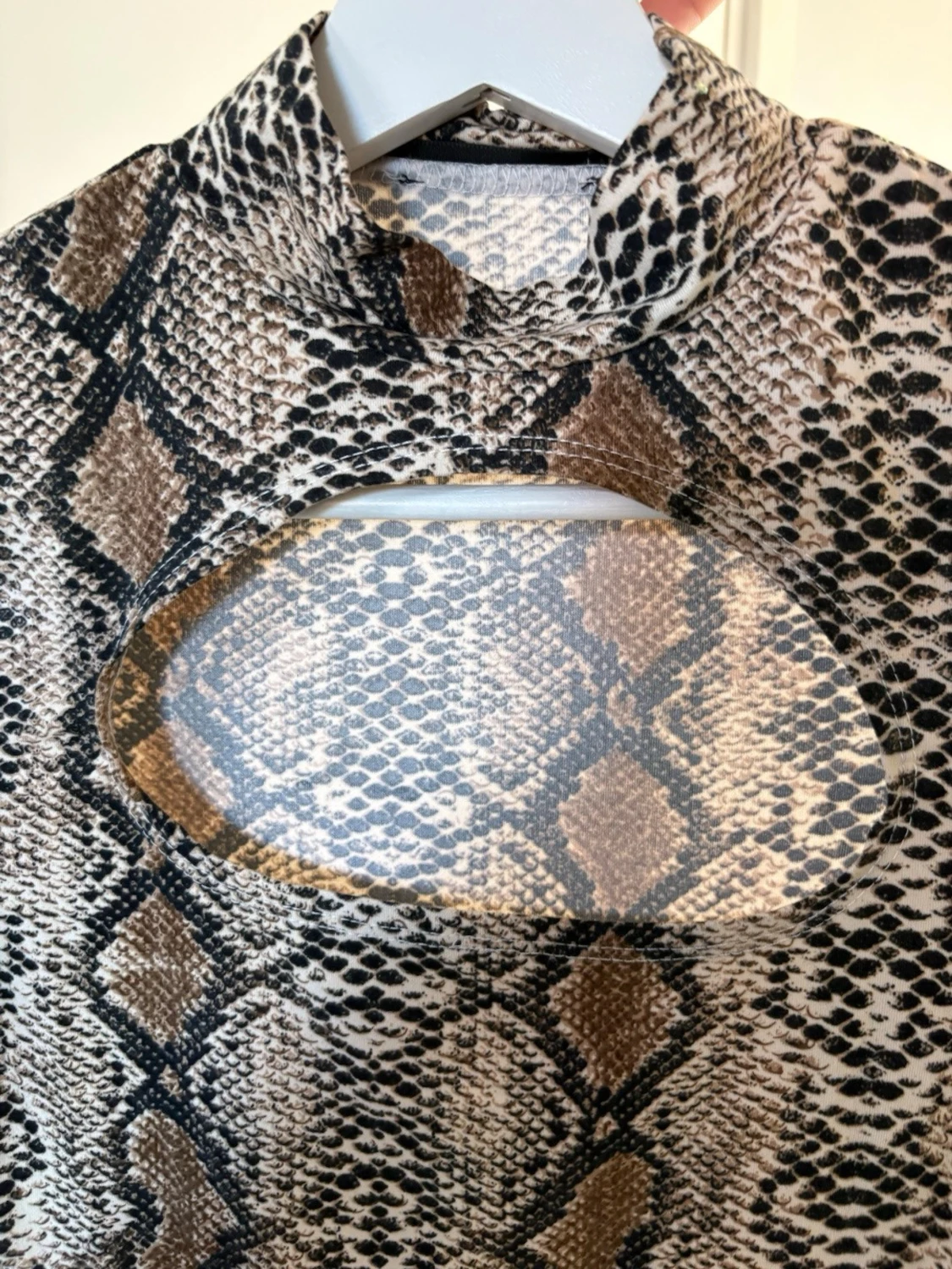 Ormmönstrad långärmad body - 4