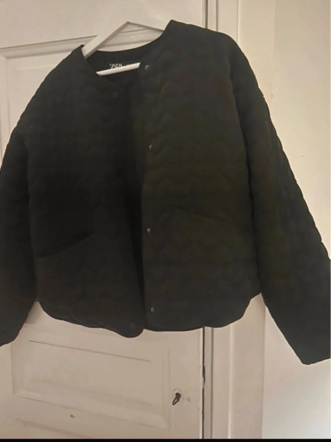 Svart dunjacka från Zara - 1