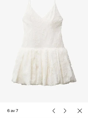 Mango fran dress - Slutsåld klänning från Mango perfekt till studenten! Strl XS helt oanvänd, nypris 1299 kr