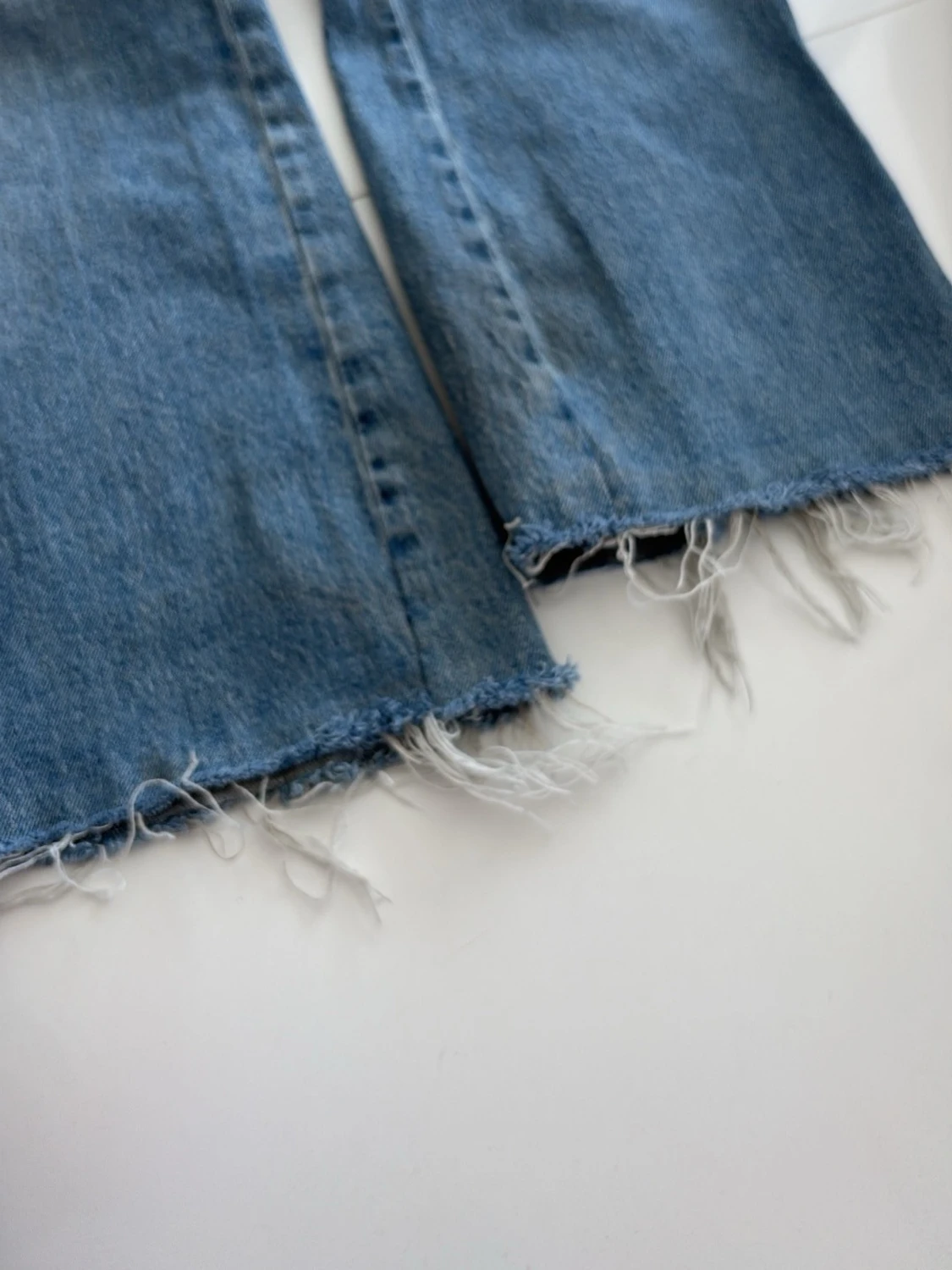 Ljusblå bootcut jeans från Diesel - 4