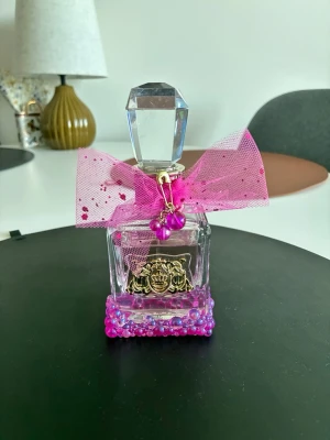 Juicy Couture Viva La Juicy Le Bubbly - Juicy Couture Viva La Juicy Le Bubbly Eau de parfum, 50ml. Har använts lite men mesta är kvar.